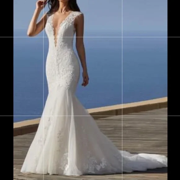 chinese dress ladies Collins Mermaid Wedding Dress with Long Sleeve V-Neck & Open Back